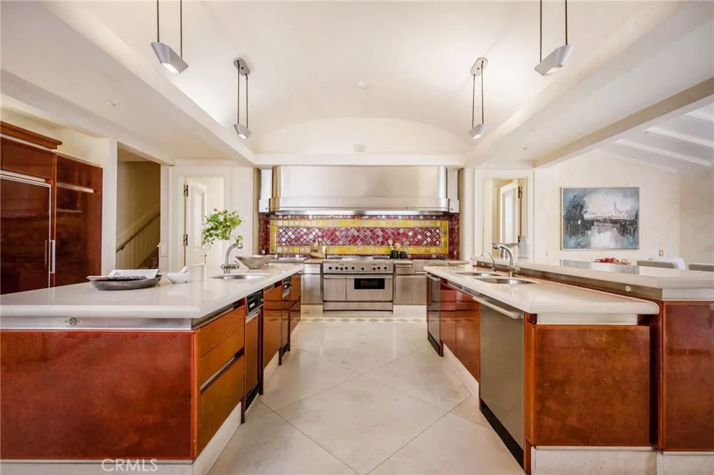 1129 Via Mirabel Palos Verdes Estates, CA 90274