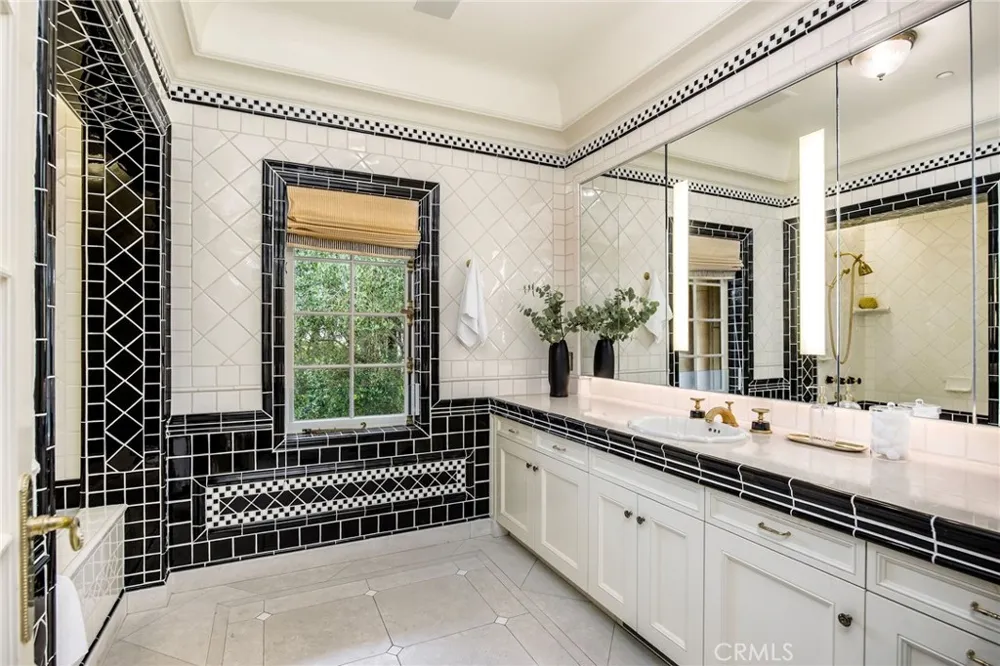 1129 Via Mirabel Palos Verdes Estates, CA 90274
