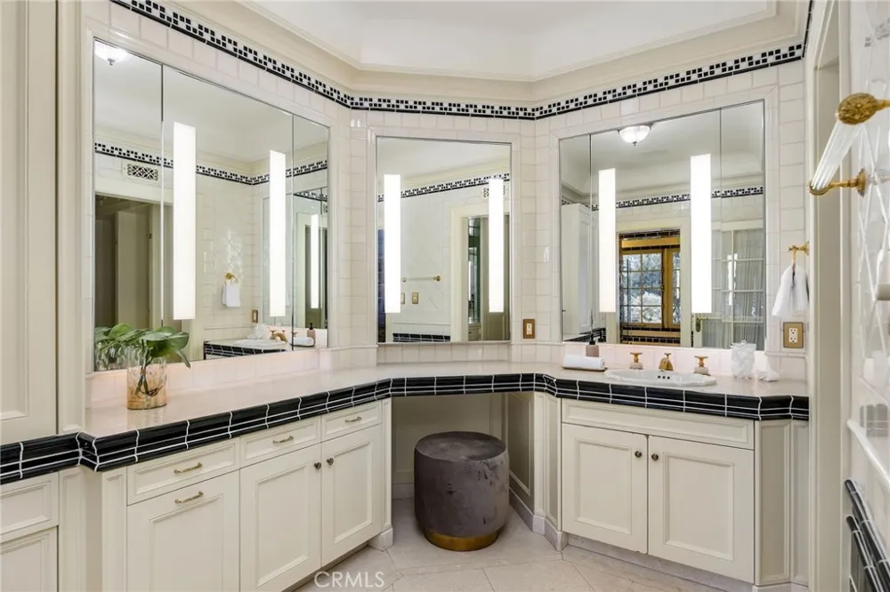 1129 Via Mirabel Palos Verdes Estates, CA 90274
