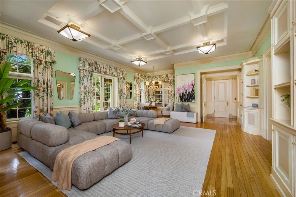 1129 Via Mirabel Palos Verdes Estates, CA 90274