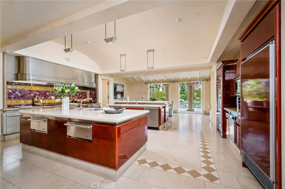 1129 Via Mirabel Palos Verdes Estates, CA 90274