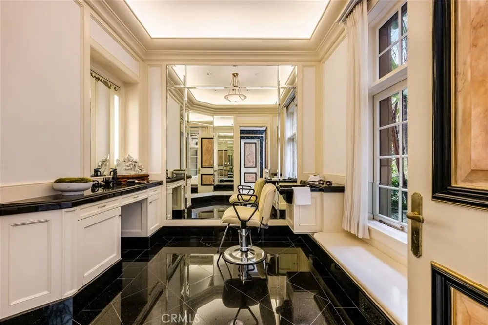 1129 Via Mirabel Palos Verdes Estates, CA 90274