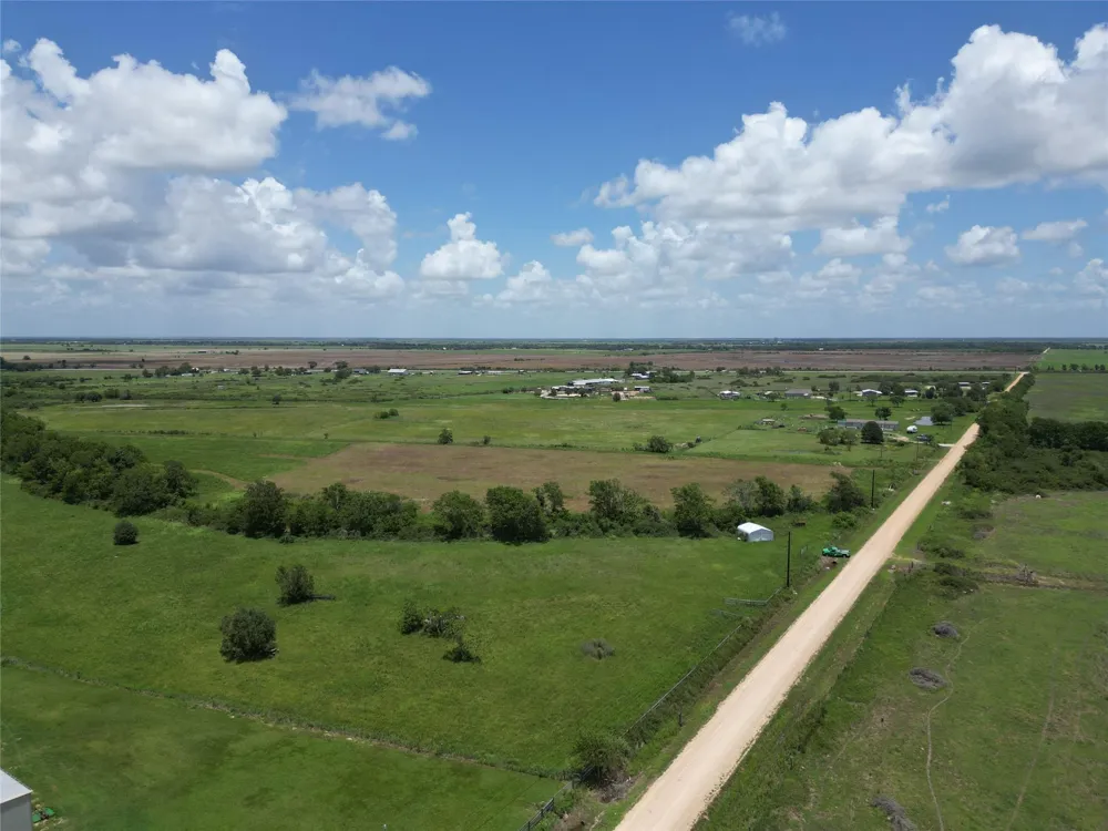 738 County Road 248 Lissie, TX 77545