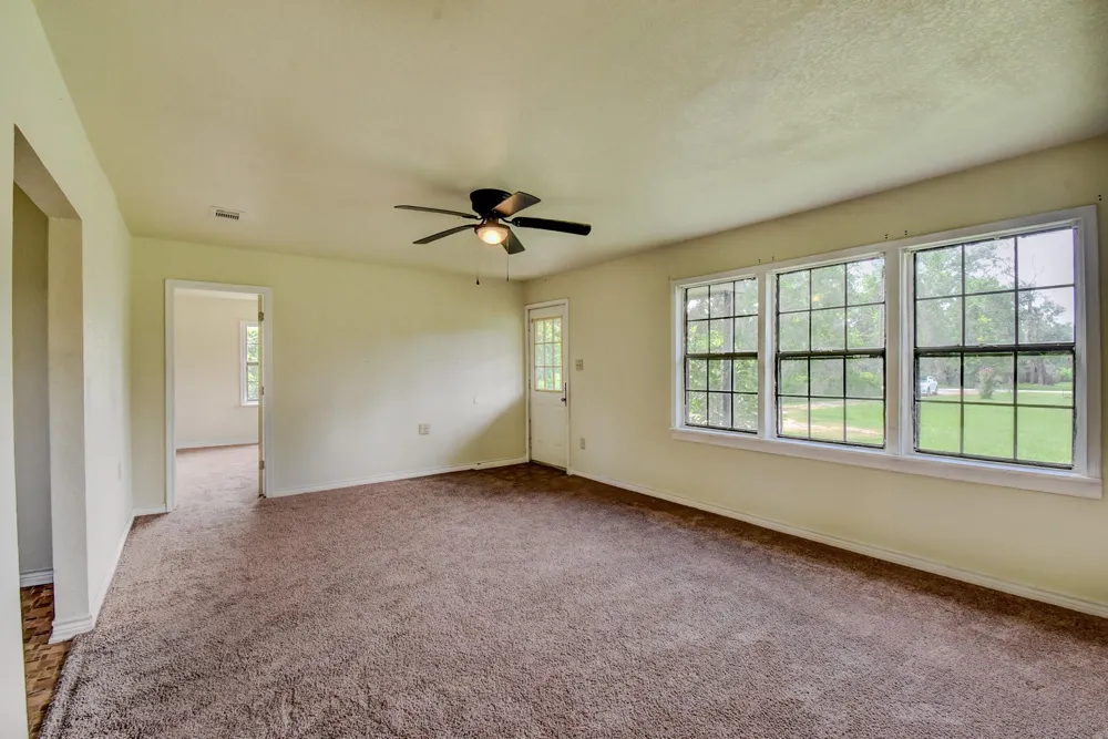 6615 Live Oak Drive Jones Creek, TX 77541