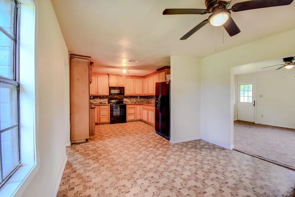 6615 Live Oak Drive Jones Creek, TX 77541
