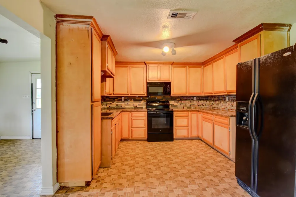 6615 Live Oak Drive Jones Creek, TX 77541