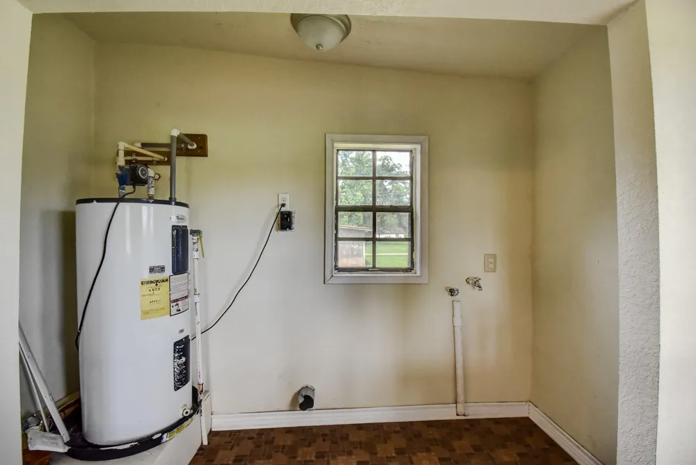 6615 Live Oak Drive Jones Creek, TX 77541