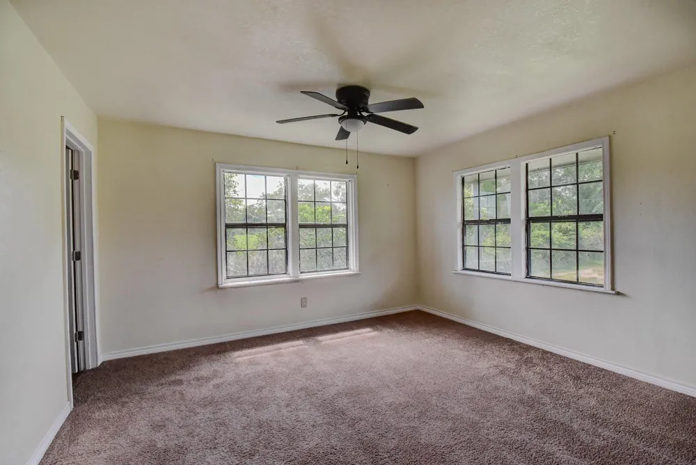 6615 Live Oak Drive Jones Creek, TX 77541