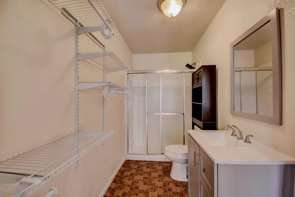 6615 Live Oak Drive Jones Creek, TX 77541