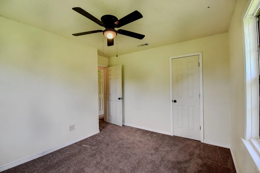 6615 Live Oak Drive Jones Creek, TX 77541