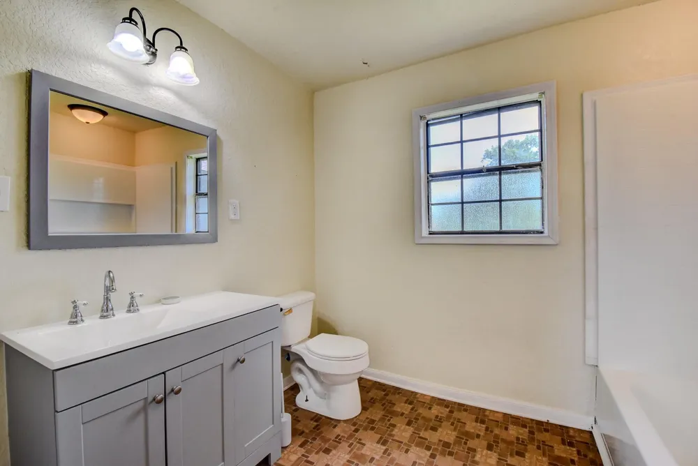 6615 Live Oak Drive Jones Creek, TX 77541