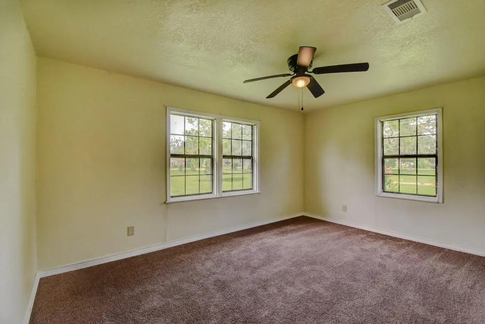 6615 Live Oak Drive Jones Creek, TX 77541