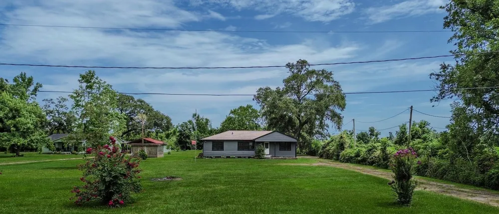 6615 Live Oak Drive Jones Creek, TX 77541