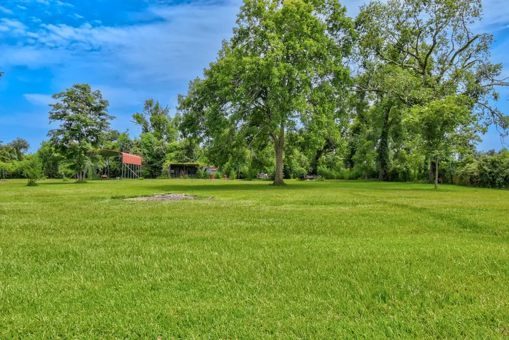 6615 Live Oak Drive Jones Creek, TX 77541