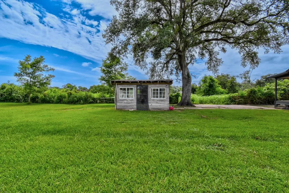 6615 Live Oak Drive Jones Creek, TX 77541
