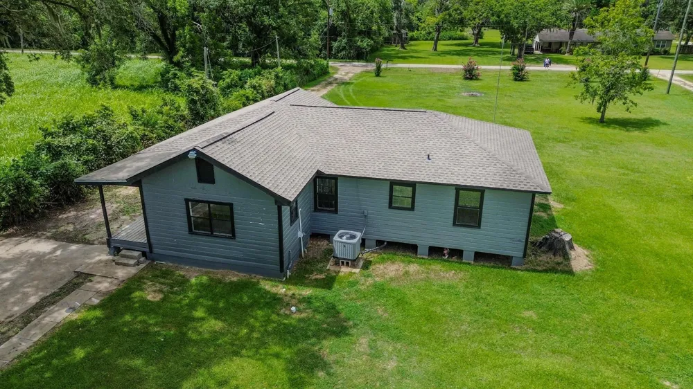 6615 Live Oak Drive Jones Creek, TX 77541