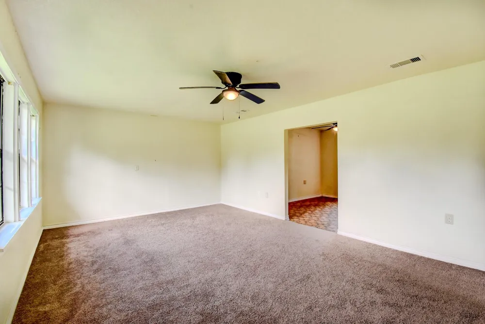 6615 Live Oak Drive Jones Creek, TX 77541