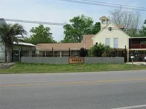 4700 W Bayshore Drive Bacliff, TX 77518
