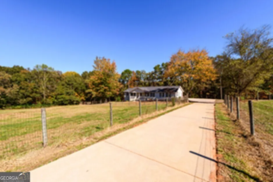 173 DEER CREEK FARM RD Hartwell, GA 30643