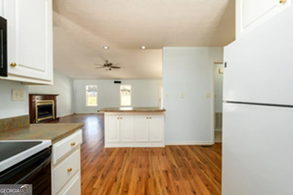 173 DEER CREEK FARM RD Hartwell, GA 30643