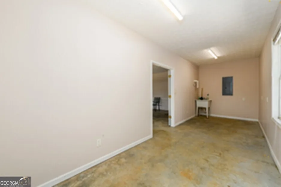 173 DEER CREEK FARM RD Hartwell, GA 30643