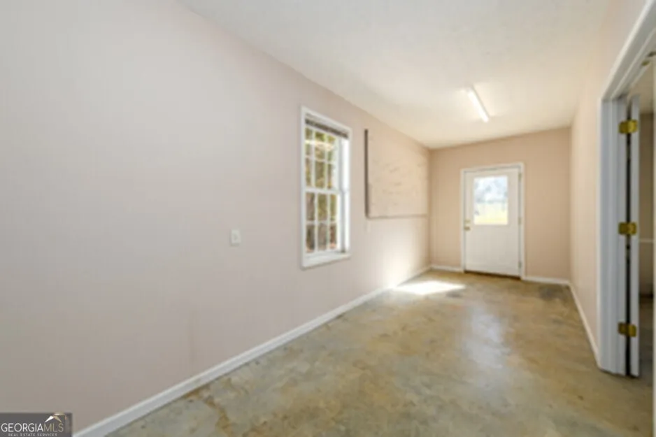 173 DEER CREEK FARM RD Hartwell, GA 30643