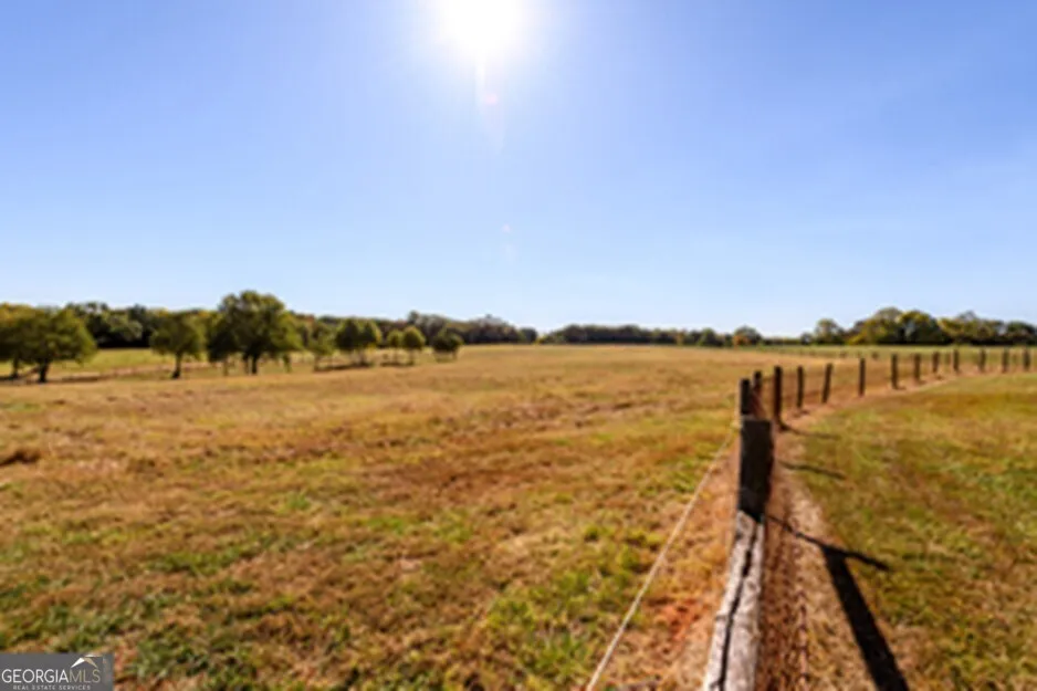 173 DEER CREEK FARM RD Hartwell, GA 30643
