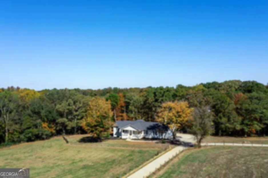 173 DEER CREEK FARM RD Hartwell, GA 30643