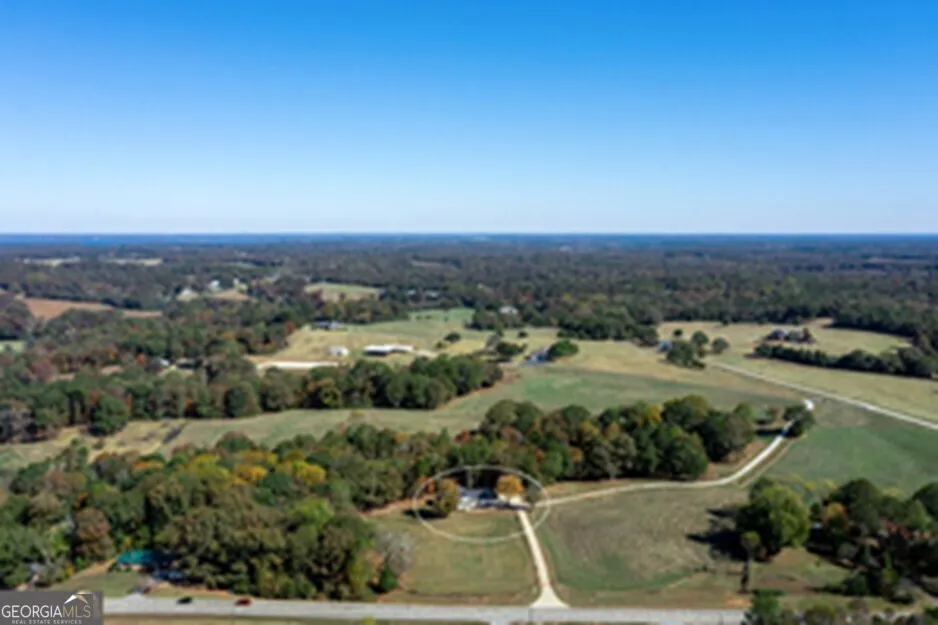 173 DEER CREEK FARM RD Hartwell, GA 30643