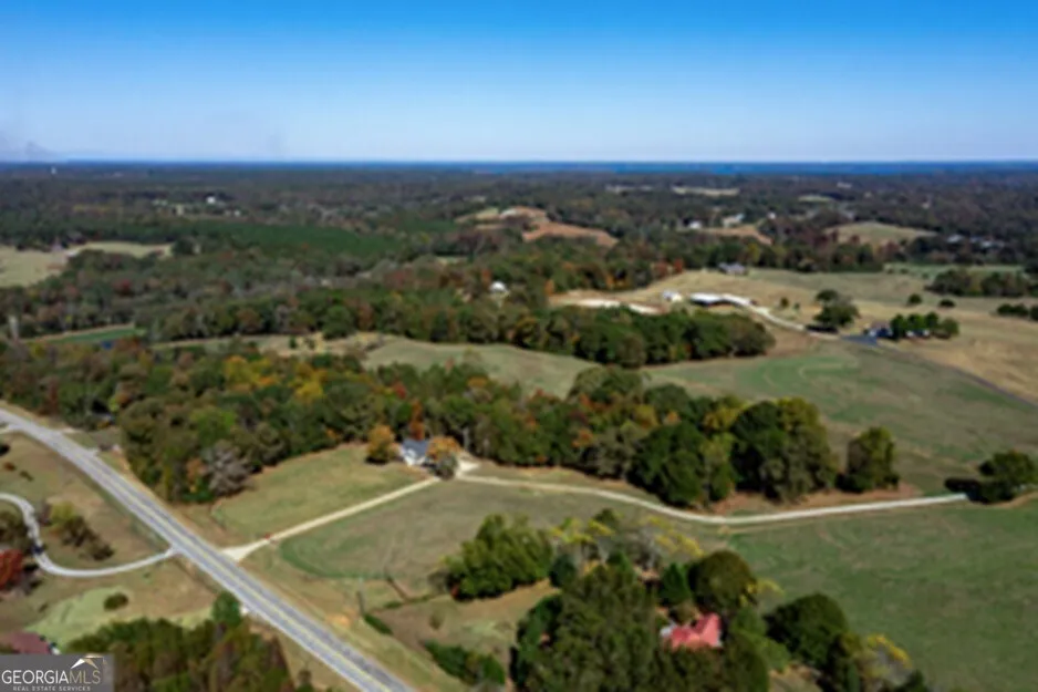 173 DEER CREEK FARM RD Hartwell, GA 30643
