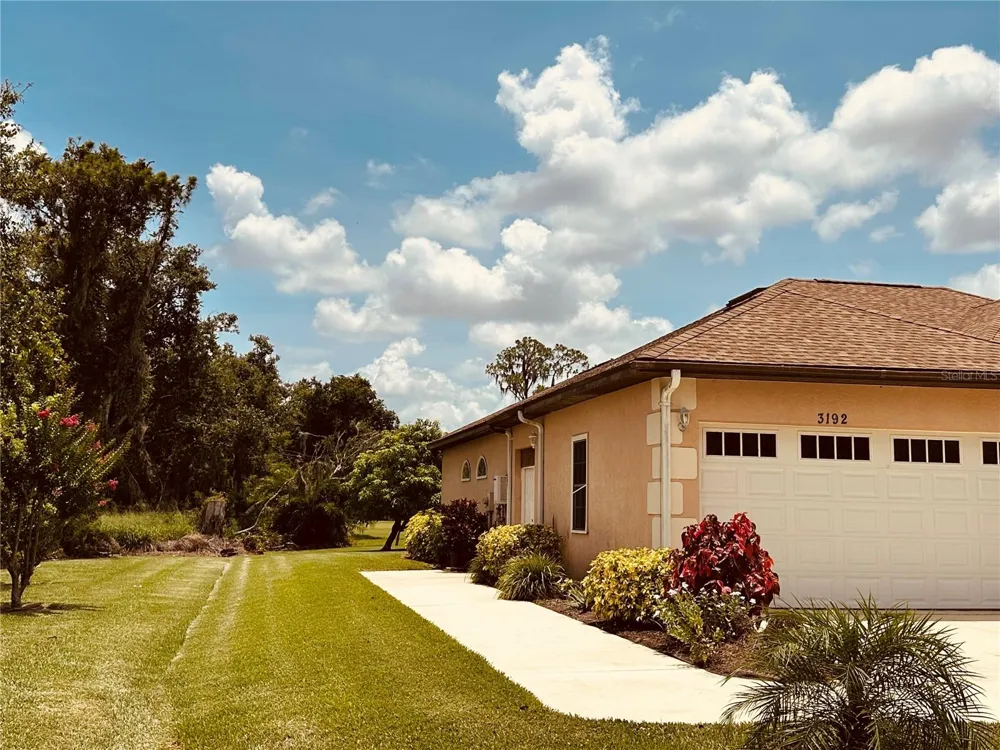 3192 OAKS BEND Bowling Green, FL 33834