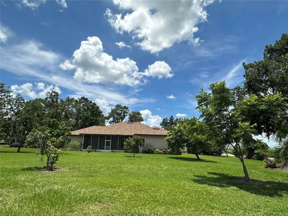 3192 OAKS BEND Bowling Green, FL 33834