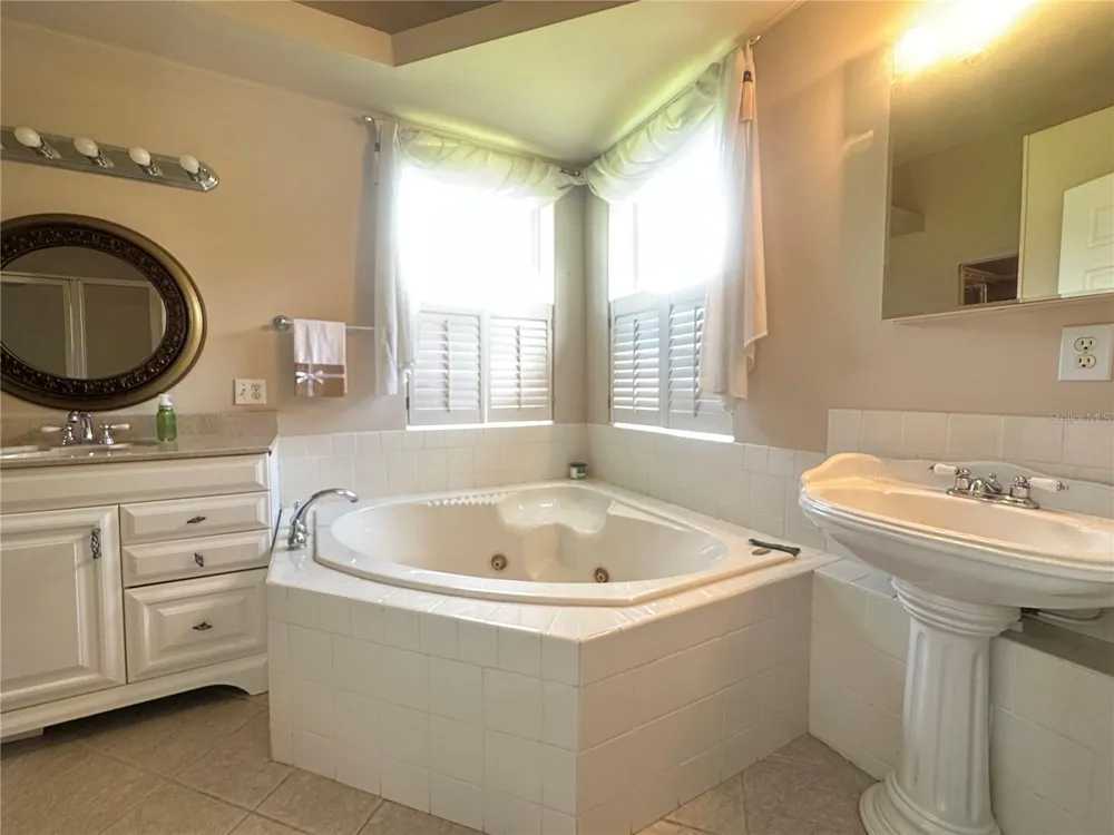 3192 OAKS BEND Bowling Green, FL 33834