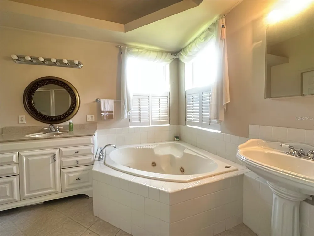 3192 OAKS BEND Bowling Green, FL 33834
