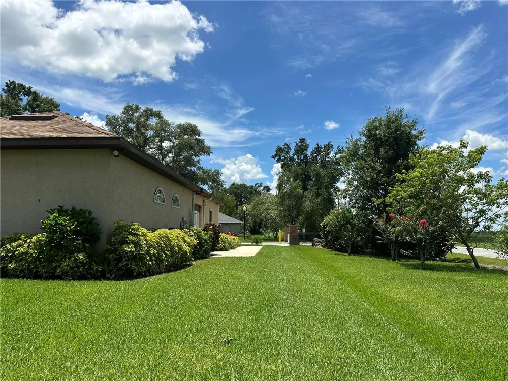 3192 OAKS BEND Bowling Green, FL 33834