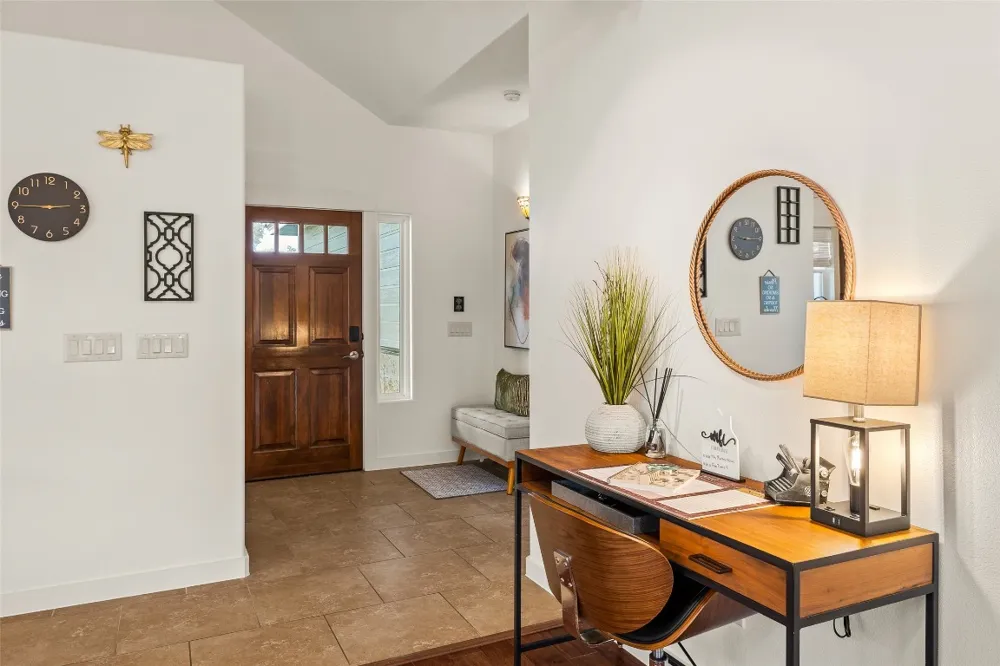 435 Hays Street Dripping Springs, TX 78620