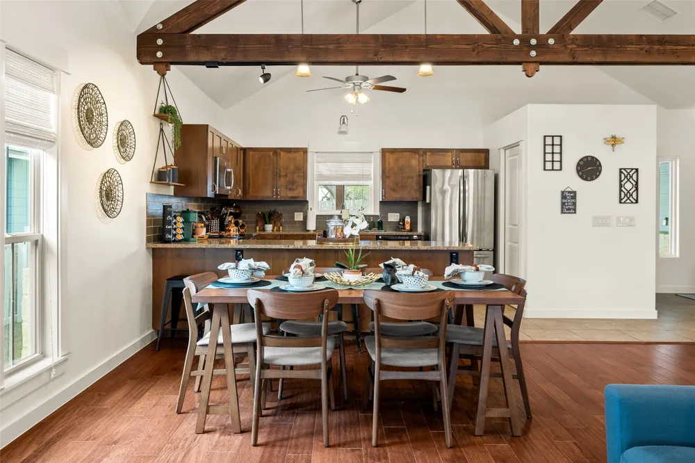 435 Hays Street Dripping Springs, TX 78620