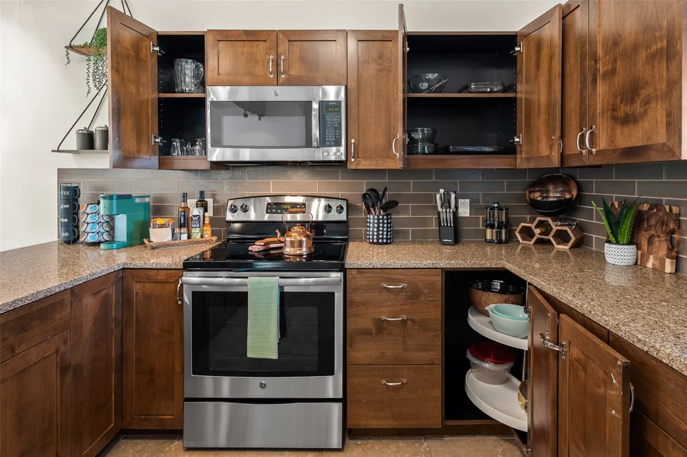 435 Hays Street Dripping Springs, TX 78620
