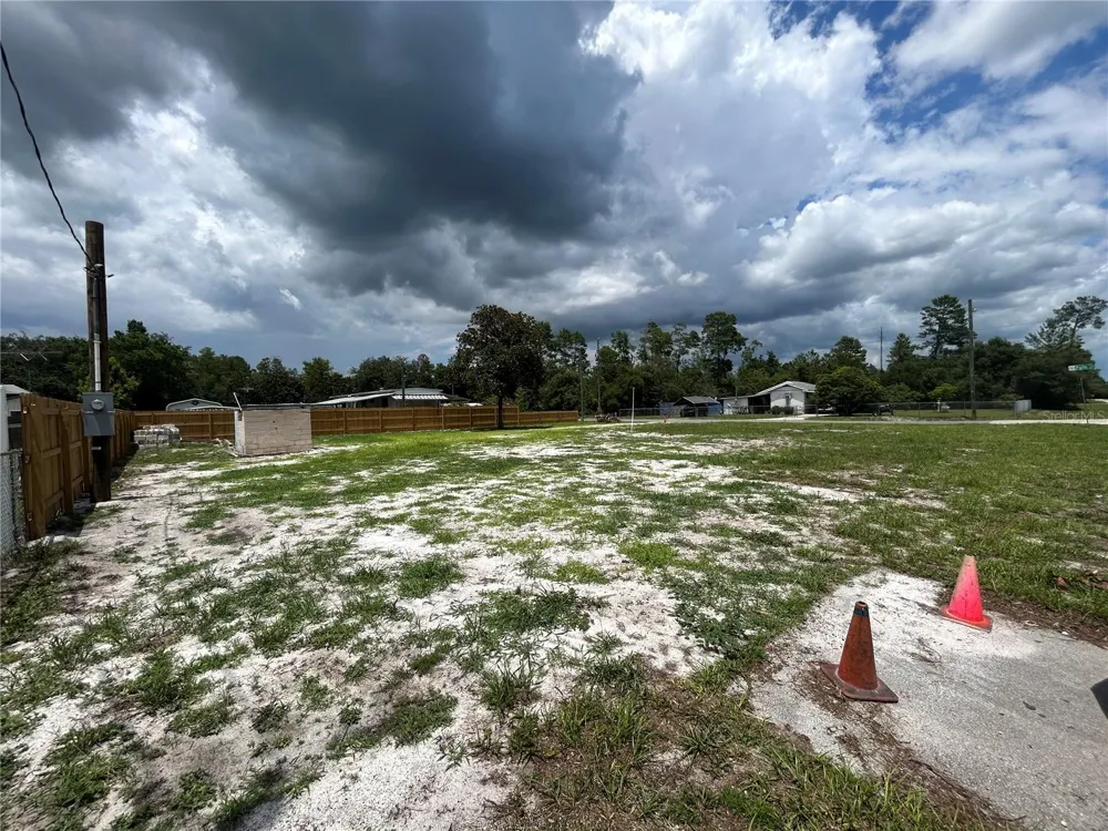 28245 BOUGAINVILLEA AVENUE Paisley, FL 32767