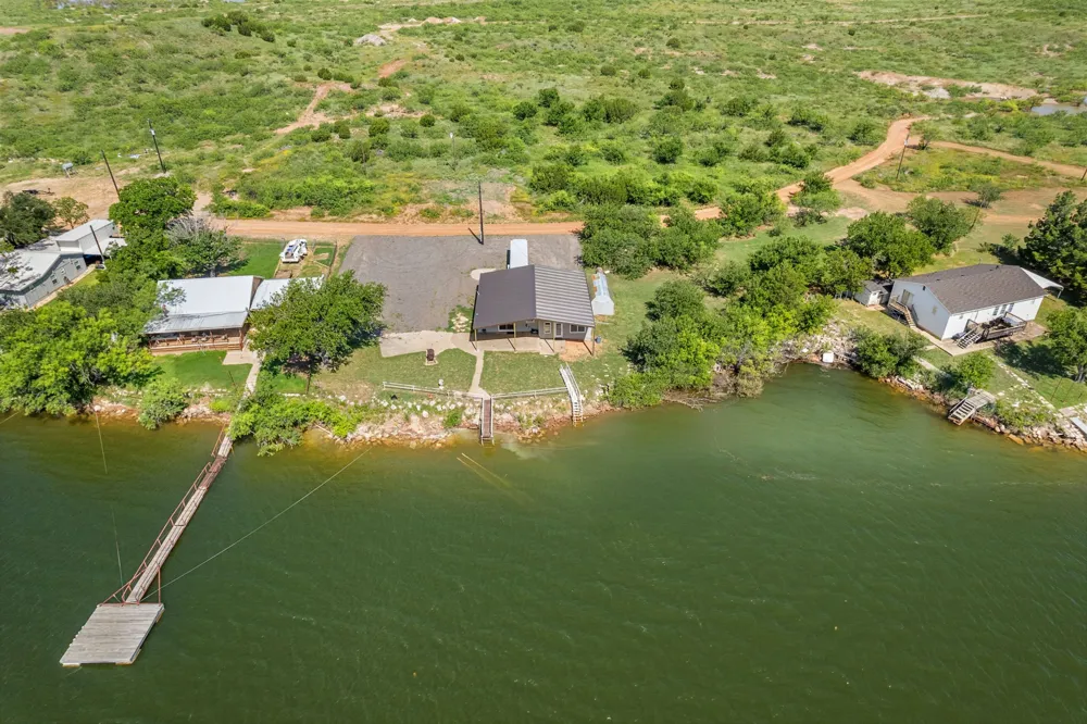 894 W Moonshine Road Seymour, TX 76380