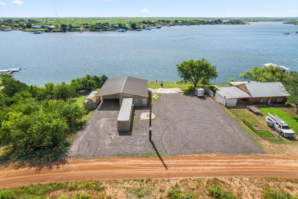 894 W Moonshine Road Seymour, TX 76380