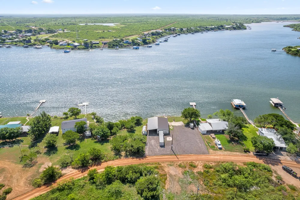 894 W Moonshine Road Seymour, TX 76380