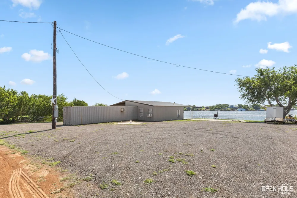 894 W Moonshine Road Seymour, TX 76380