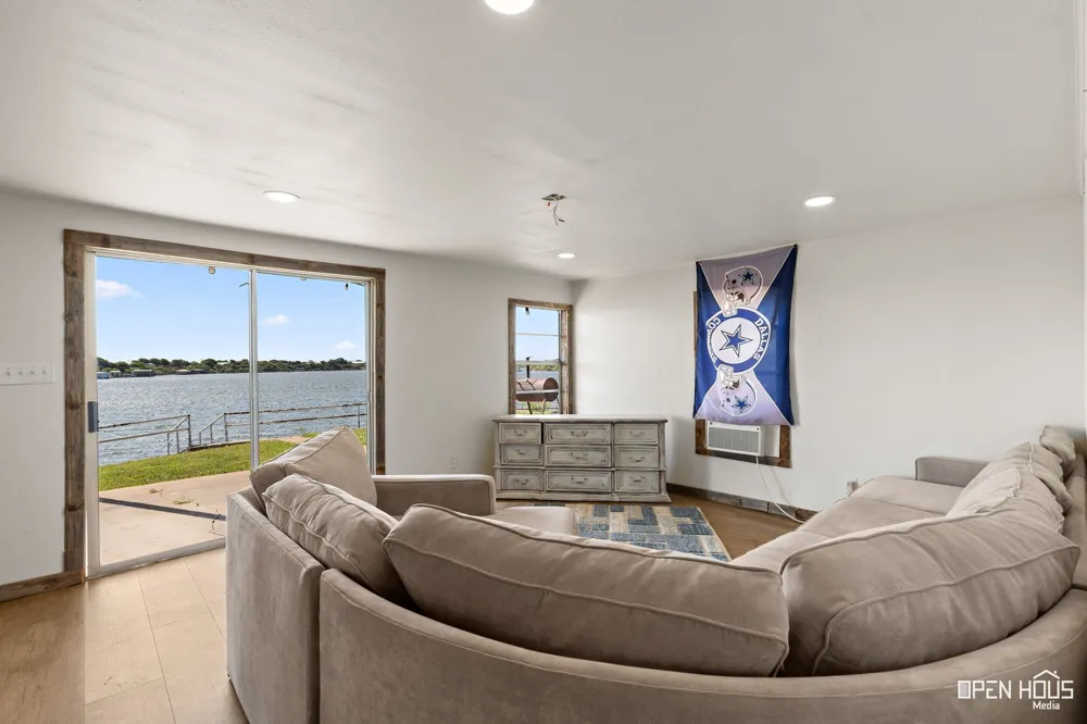 894 W Moonshine Road Seymour, TX 76380