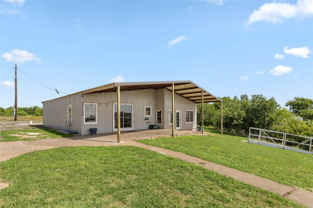 894 W Moonshine Road Seymour, TX 76380