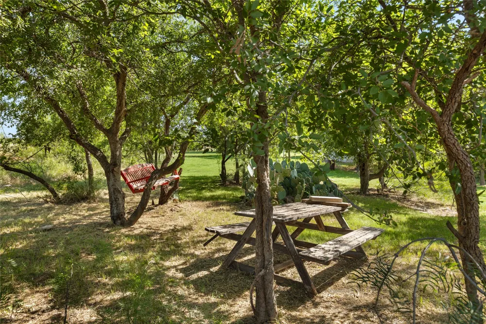 894 W Moonshine Road Seymour, TX 76380