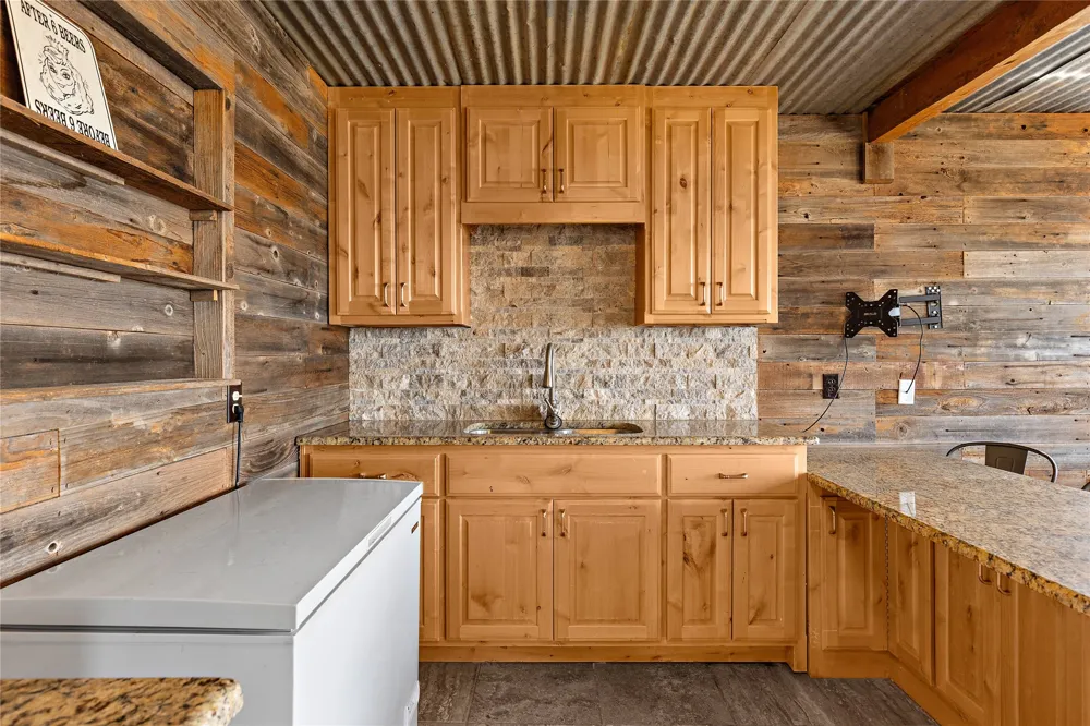 894 W Moonshine Road Seymour, TX 76380