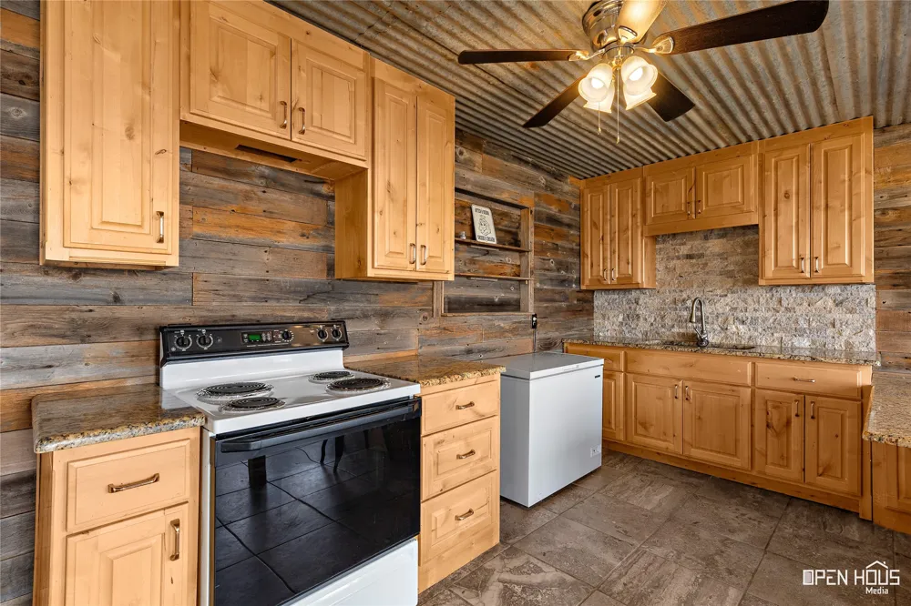 894 W Moonshine Road Seymour, TX 76380