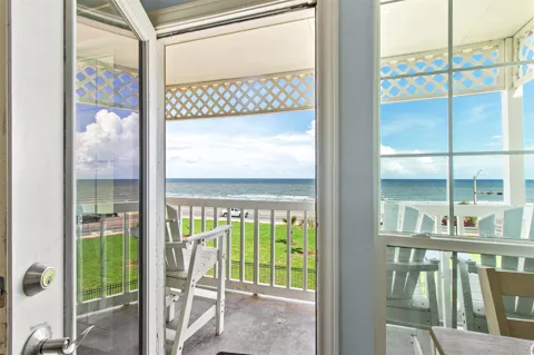 6300 Seawall Boulevard #8303