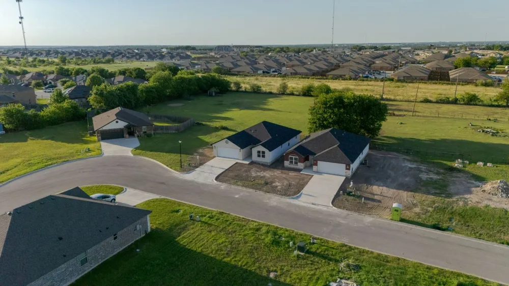2115 Blackhawk Loop Belton, TX 76513